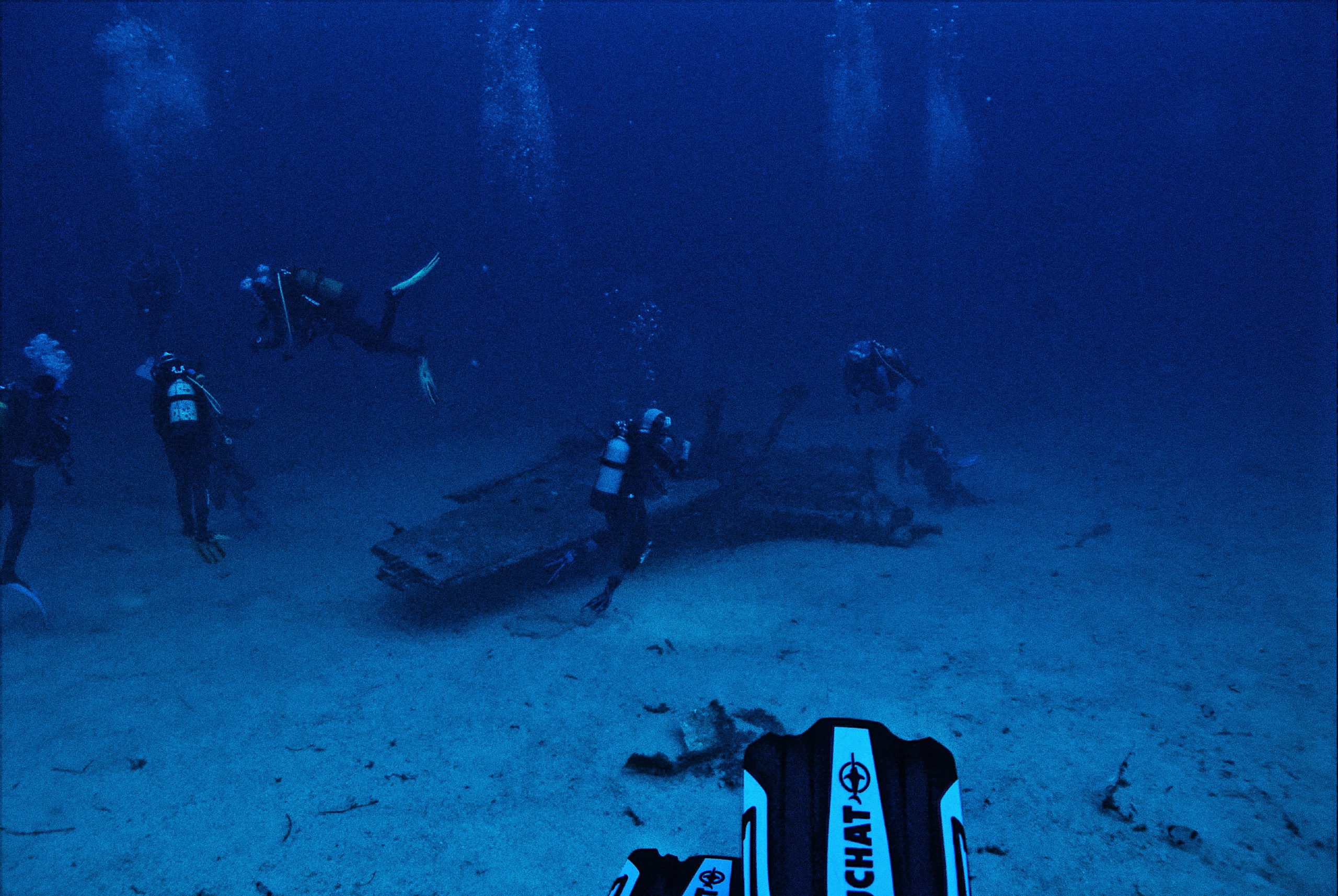 Diver's Communication in Low Visibility