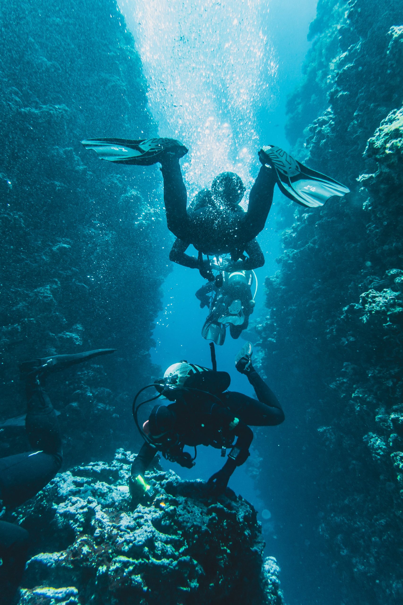 Diving communication systems while being underwater