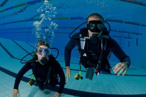 How to recover your regulator underwater