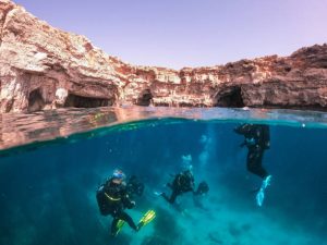 How to make a safety ascent?