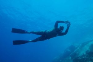 A good buoyant scuba diver