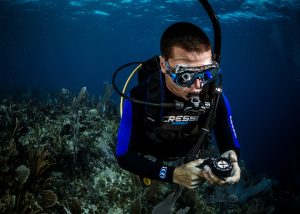 Underwater navigator