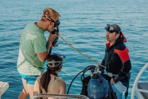 How a scuba regulator works