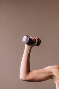 Exercising with dumbells